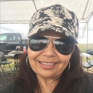 Meet your Posher, Sandy